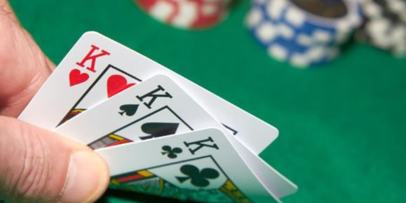 Quá trình chia bài diễn ra nhanh và hiệu quả